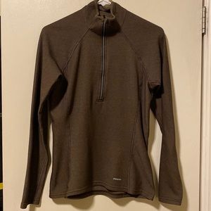 Patagonia 1/4 zip brown capilene base layer